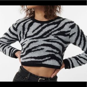 garage brand new sweater size xs